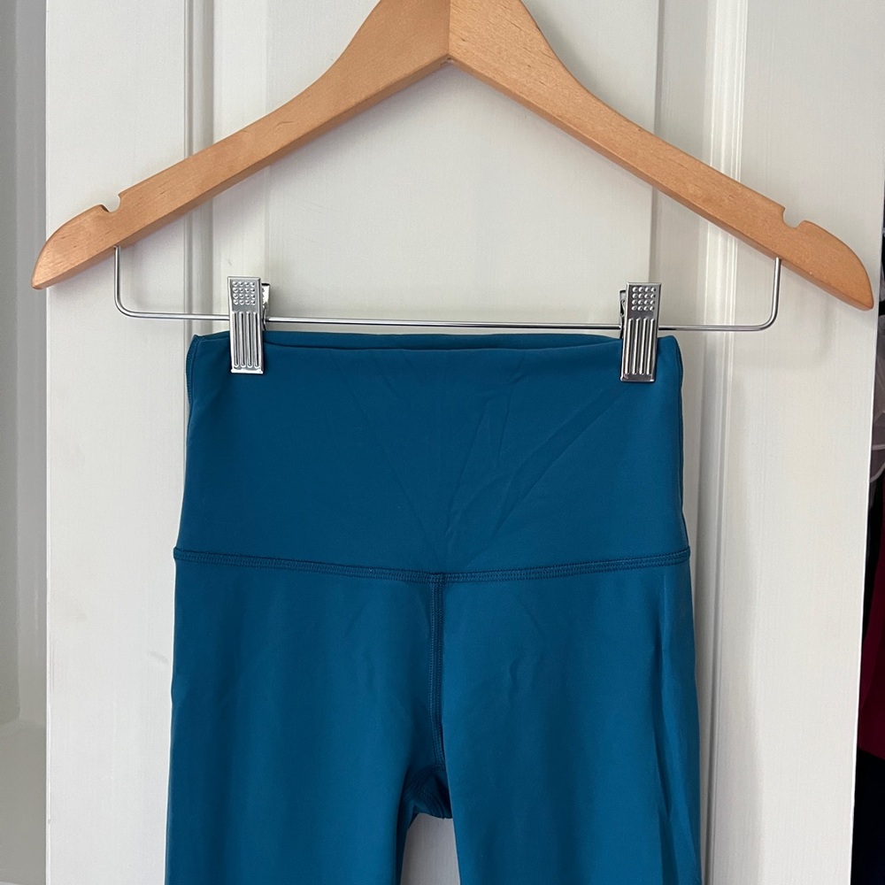 Lululemon- Wunder Train High-Rise Tight 28” Capri🌊